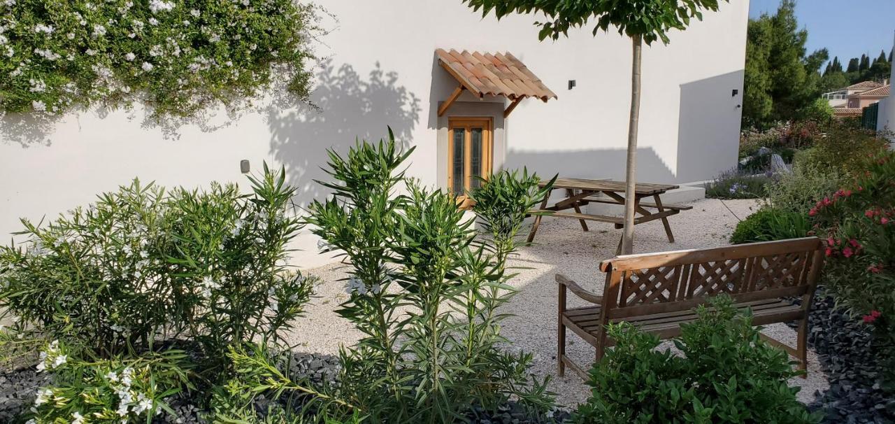 'Au Coeur Des Vignes' - Private Apartment & Garden Magalas Екстер'єр фото